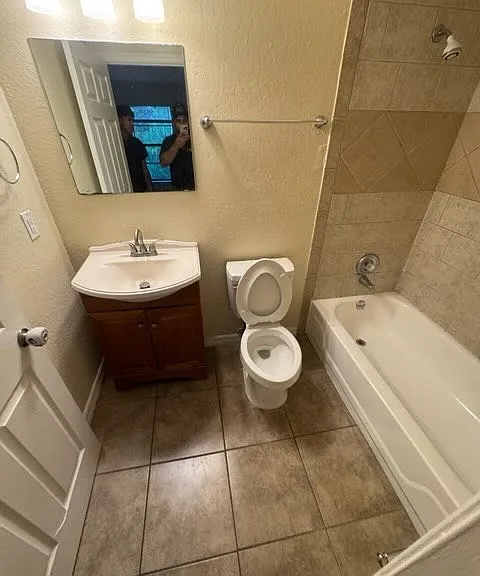 220 Meyer Ct #220 — Photo 6