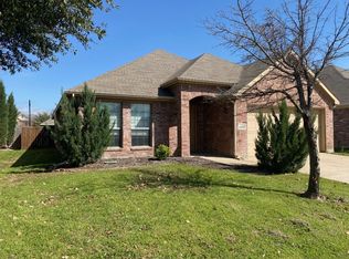 1221 Amazon Dr, Justin, TX 76247