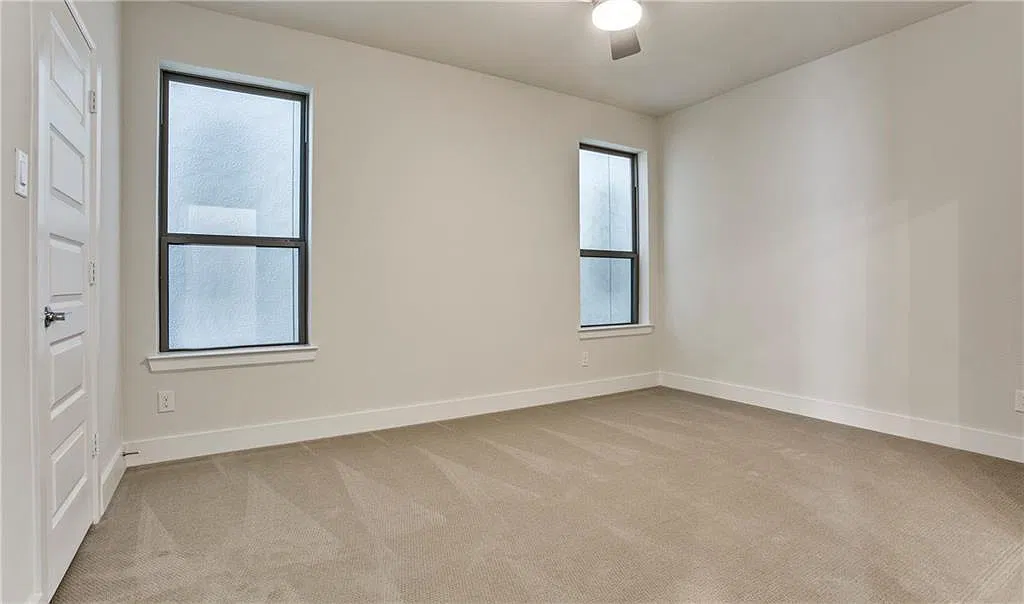 3 bed, 3.5 bath, 2389 sqft, $4,000 — Photo 3