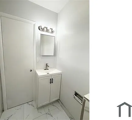 200 SW 38th Ave #10 — Photo 7
