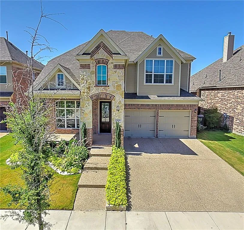 4 bed, 2.5 bath, 2905 sqft, $3,000 — Photo 3