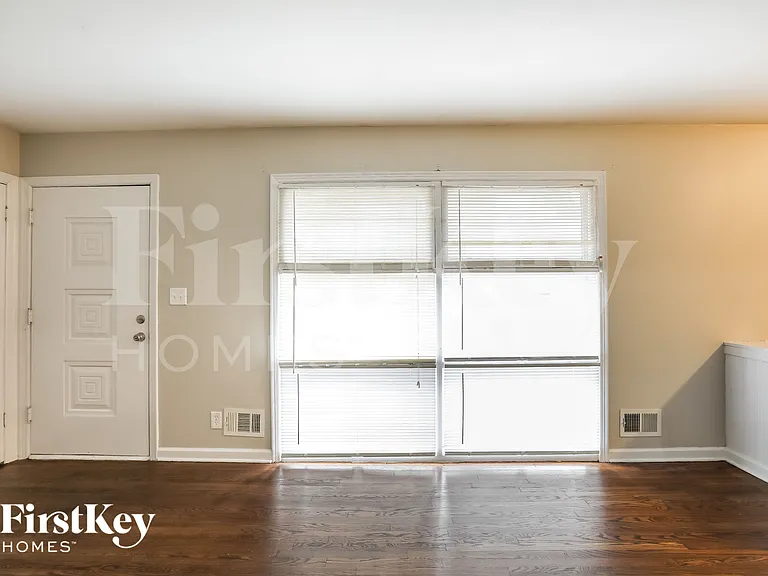 5915 Harvard Ave — Photo 11