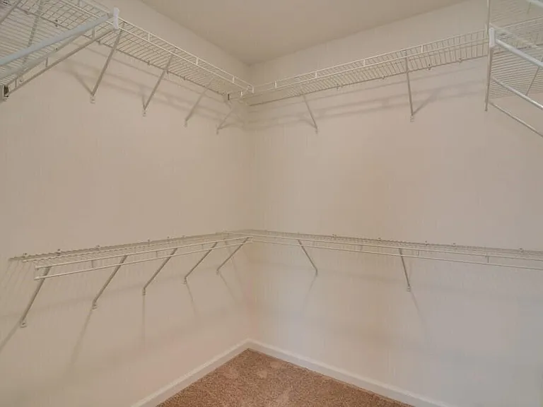 427 Amesbury Dr — Photo 10