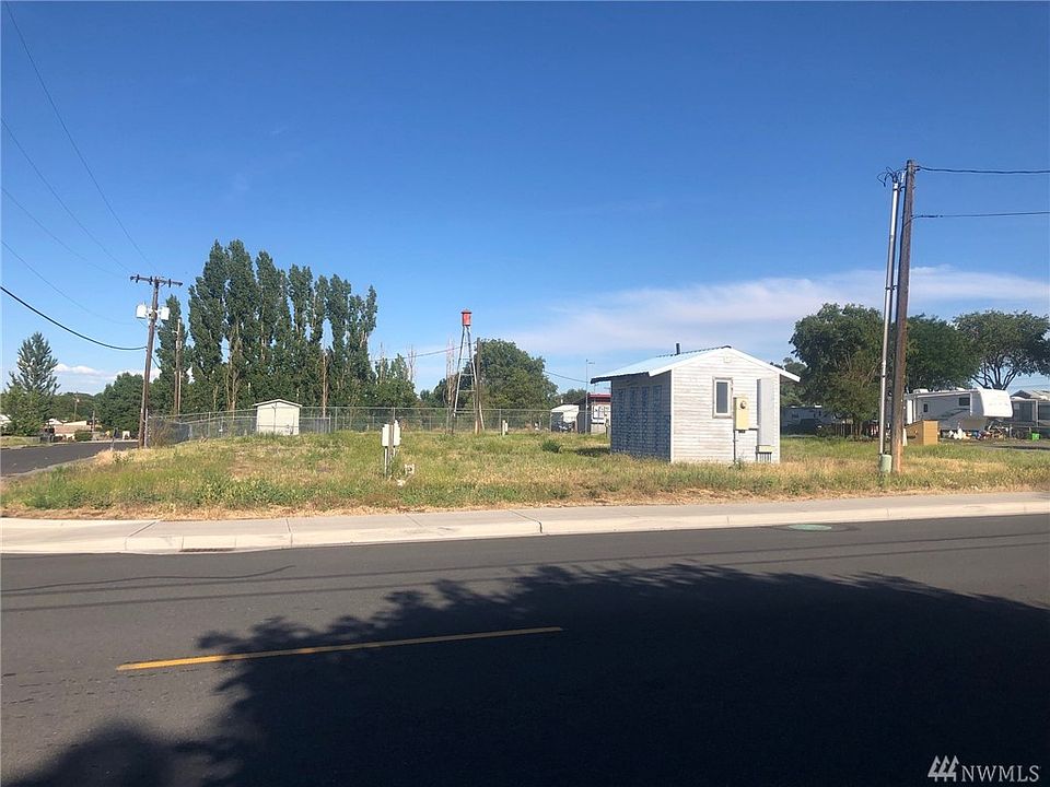 1st image of 420 S Division St