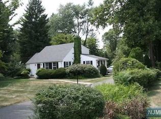 581 Wyckoff Ave, Wyckoff, NJ 07481