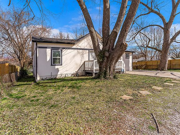 3rd image of 2517 W Phelps Street