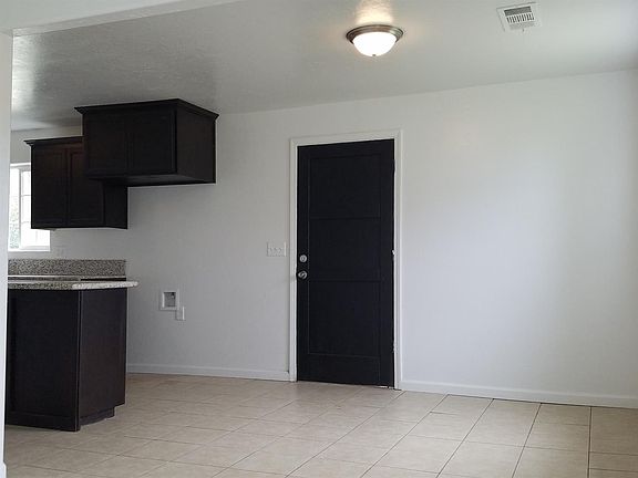 4th image of 32452 Grandview Street NE
