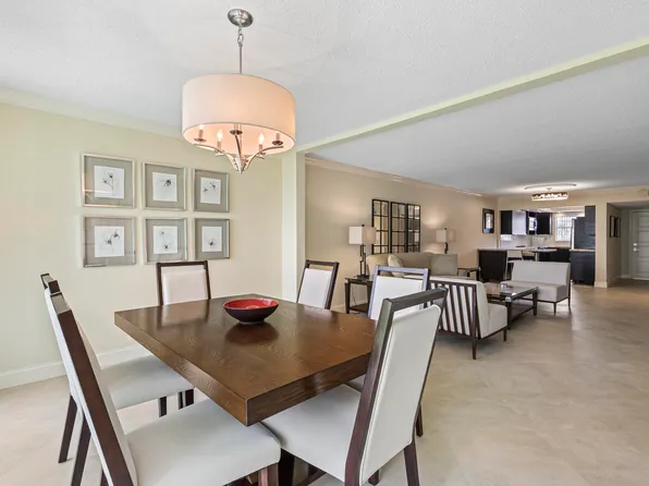 157 Atlantis Boulevard #203, Atlantis, FL 33462