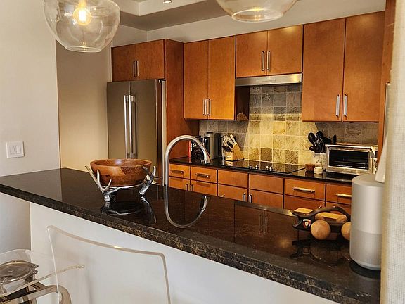 2nd image of 1901 Post Oak Blvd APT 709