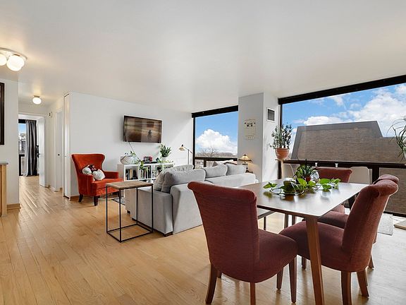 3rd image of 4343 N Clarendon Ave APT 616