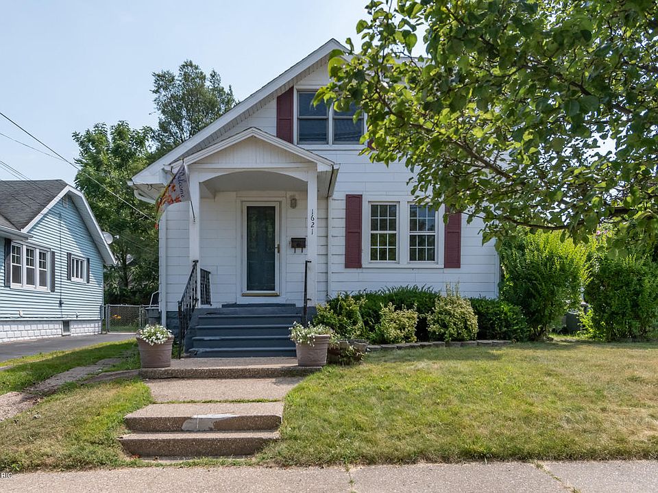 1st image of 1621 Langley Ave