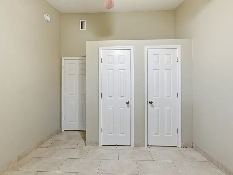 399 Old Dixie Hwy SW — Photo 14
