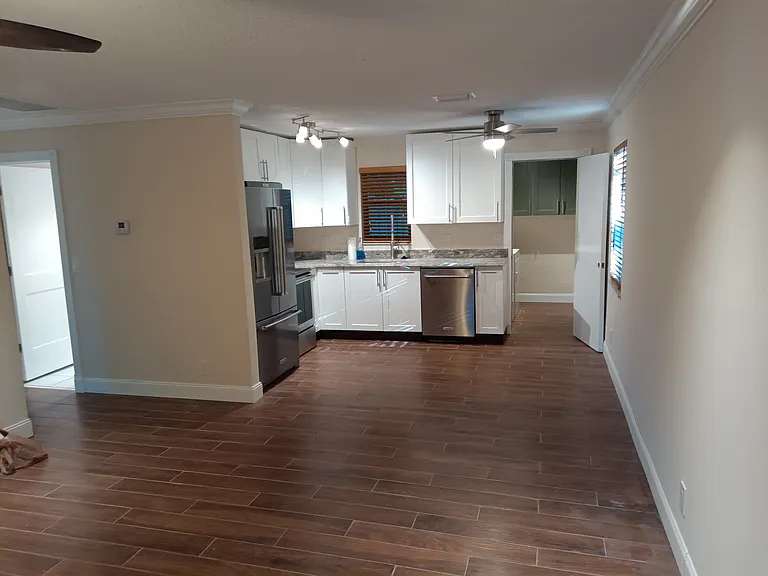 1906 SW 23rd St #1906 — Photo 5