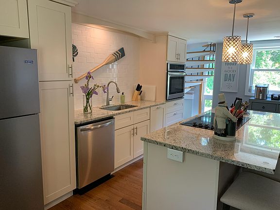 Beautifully updated kitchen