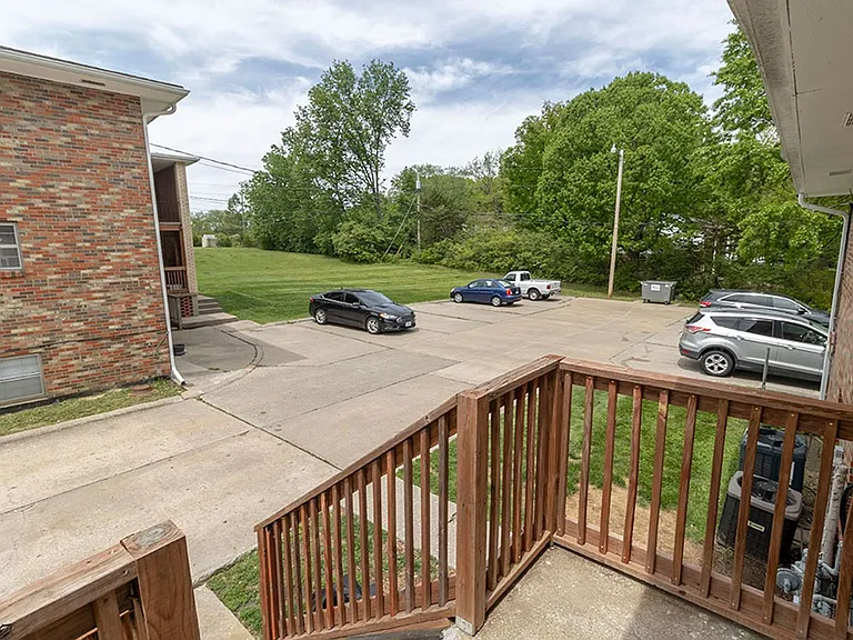 711 Hulen Dr — Photo 16