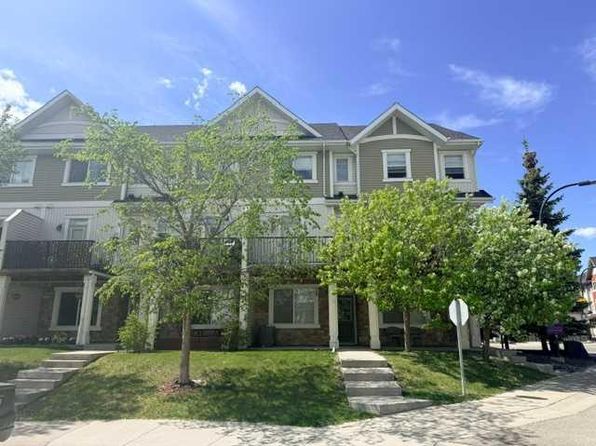 78 New Brighton Lndg SE, Calgary, AB T2Z 1C1