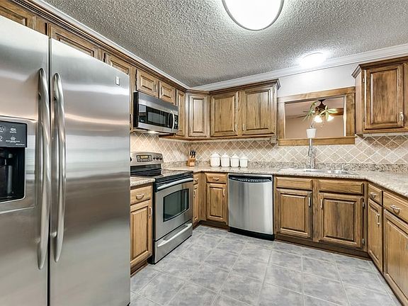 3rd image of 1417 Choctaw Dr