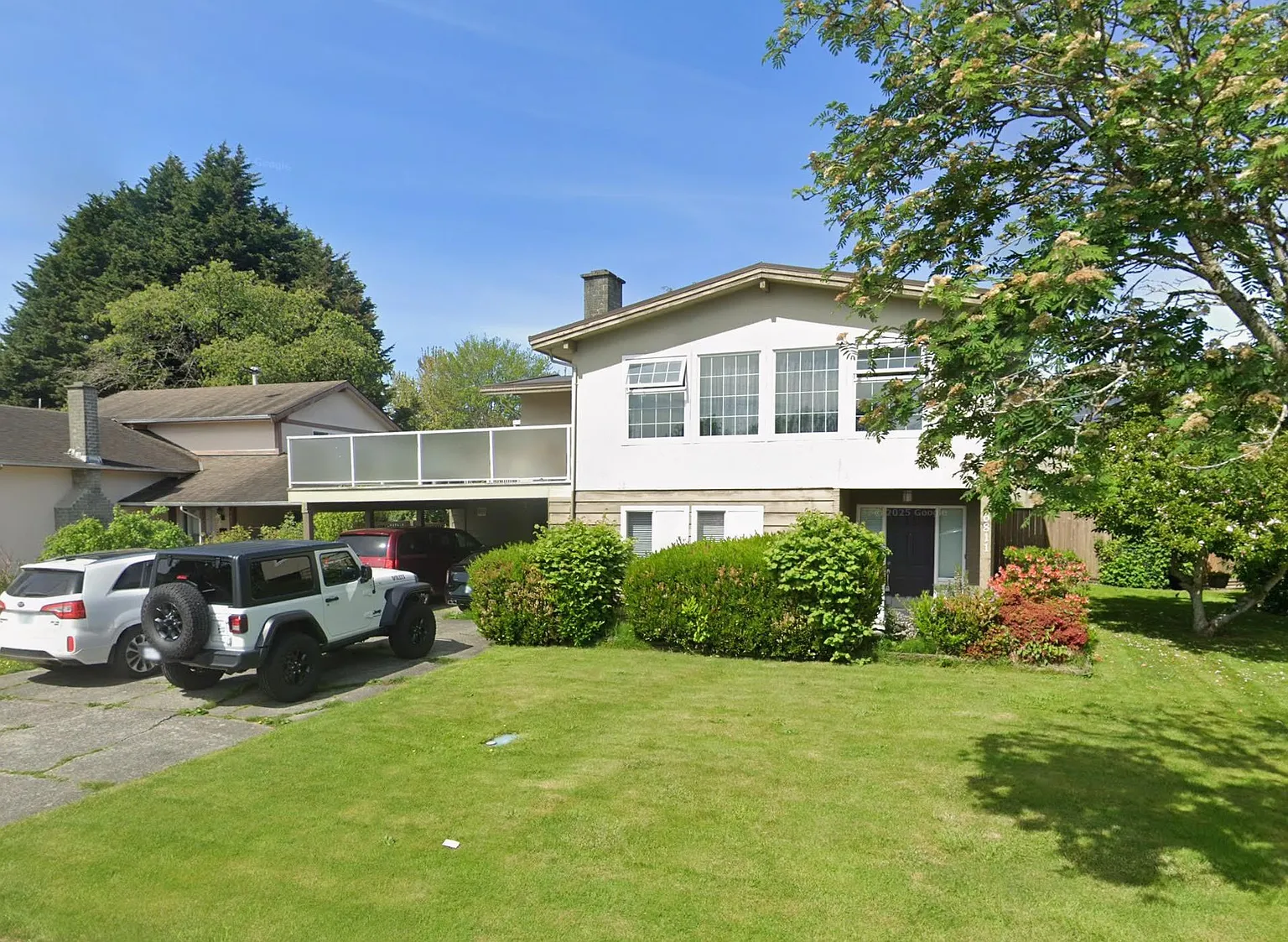 6811 Riverdale Dr photo 1