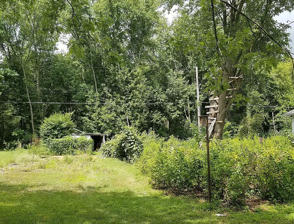 W side looking to back