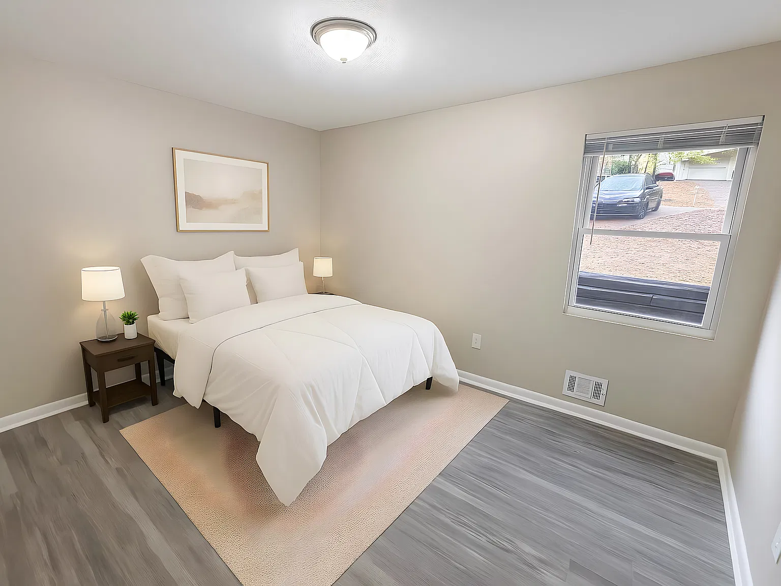 4 bed, 4.0 bath, 2300 sqft, $706 — Photo 1