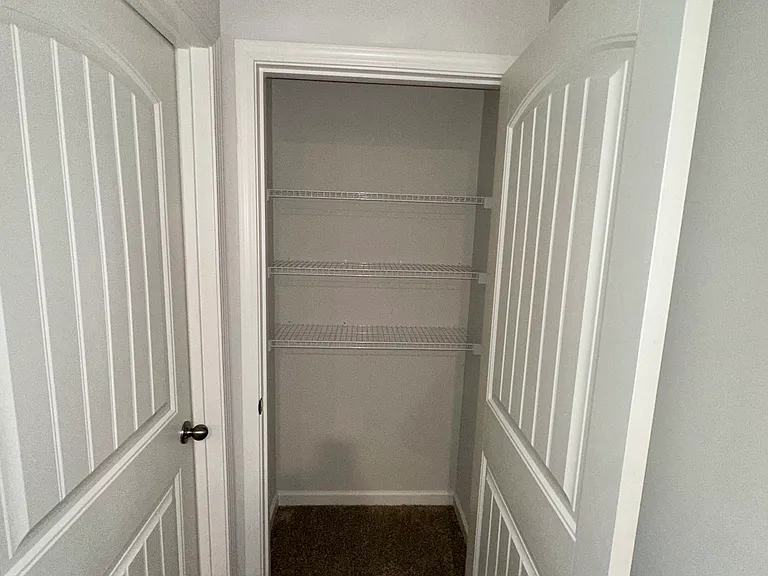 19 Manor Way — Photo 38