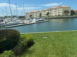 16 Harbour Isle Dr E #104, Fort Pierce, FL 34949