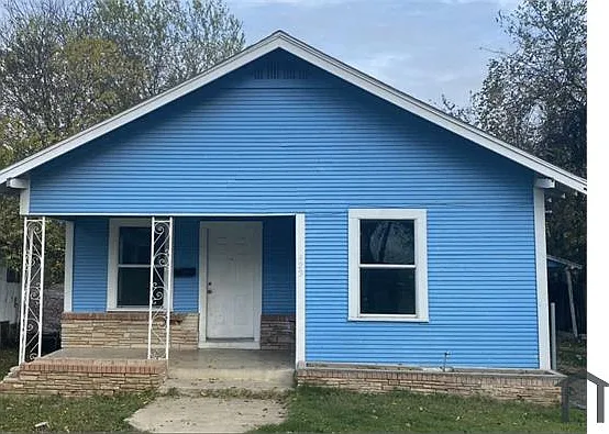 4 bed, 1500 sqft, $1,974 — Photo 1