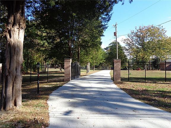 2nd image of 849 E Sparrow Rd