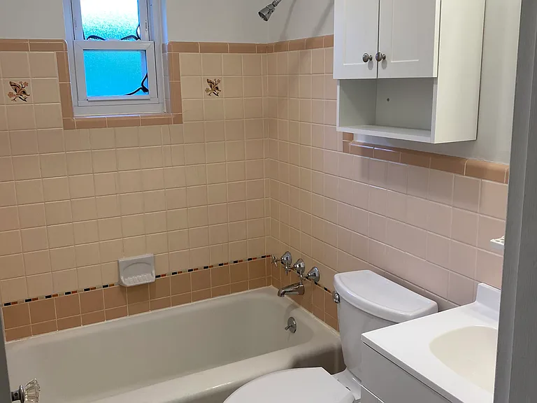 3921 Saint James Ave #1 — Photo 7