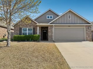2112 E 133rd Ct, Bixby, OK 74008