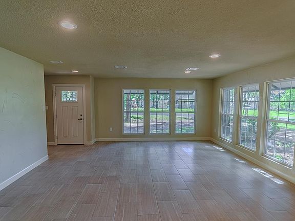 3rd image of 138 Cedarwood Dr