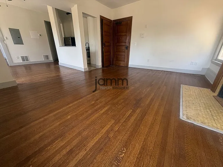 1856 E 89th St #201 — Photo 4