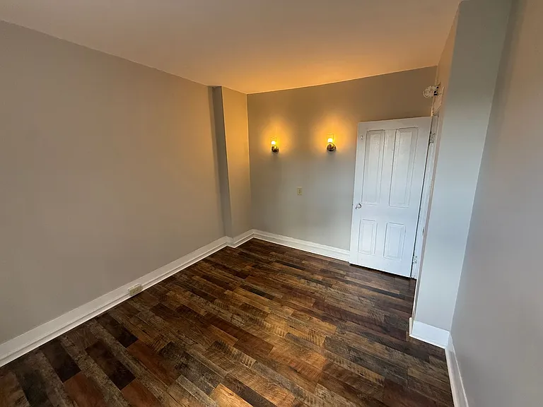 410 Wolf Ave — Photo 11