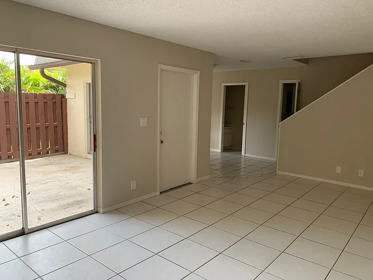 2644 SE Normand St — Photo 3