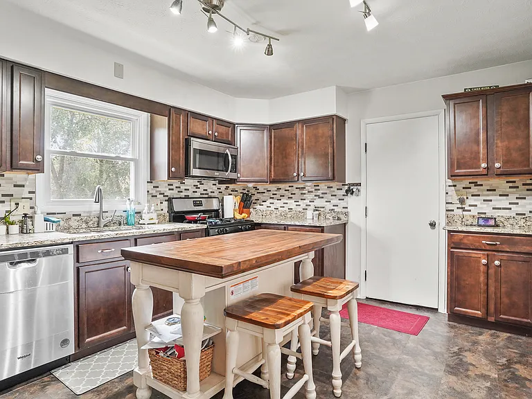 2490 Coronado Ave — Photo 11