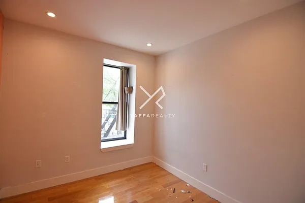 Rented by Yaffa Realty LLC | media 36