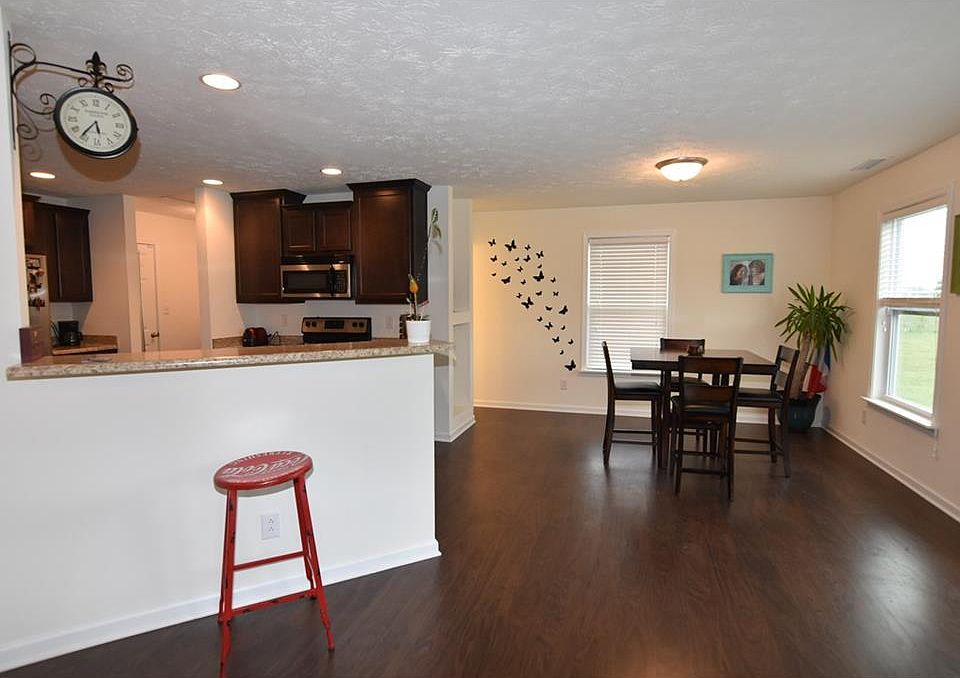 2nd image of 1728 Anthony Dr