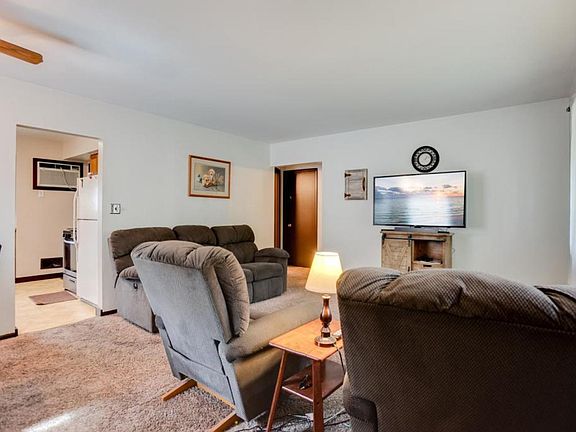 4th image of 709 21st Ave N