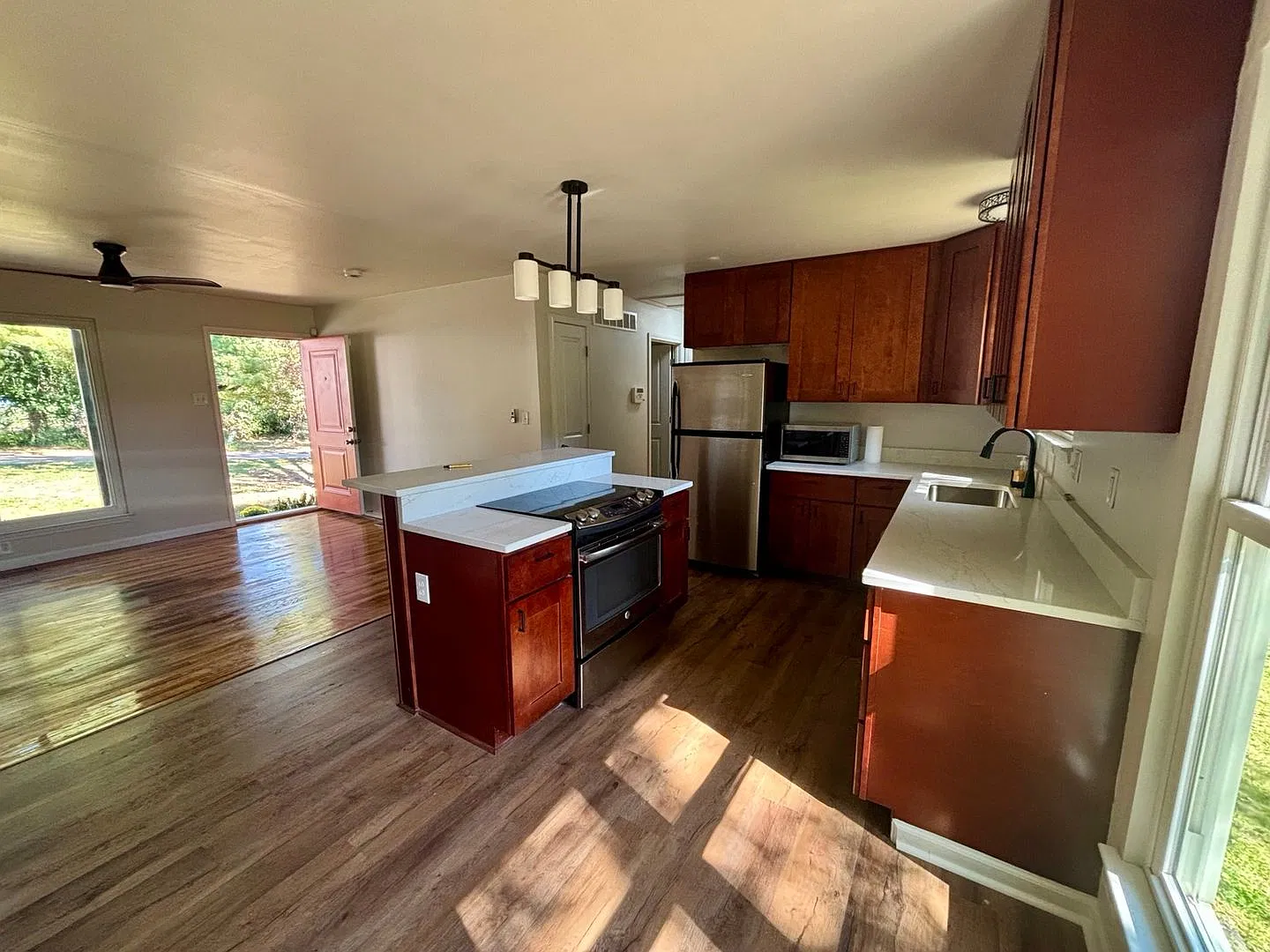 3 Bed/2 Bath Home in Webster Groves School District — Photo 3