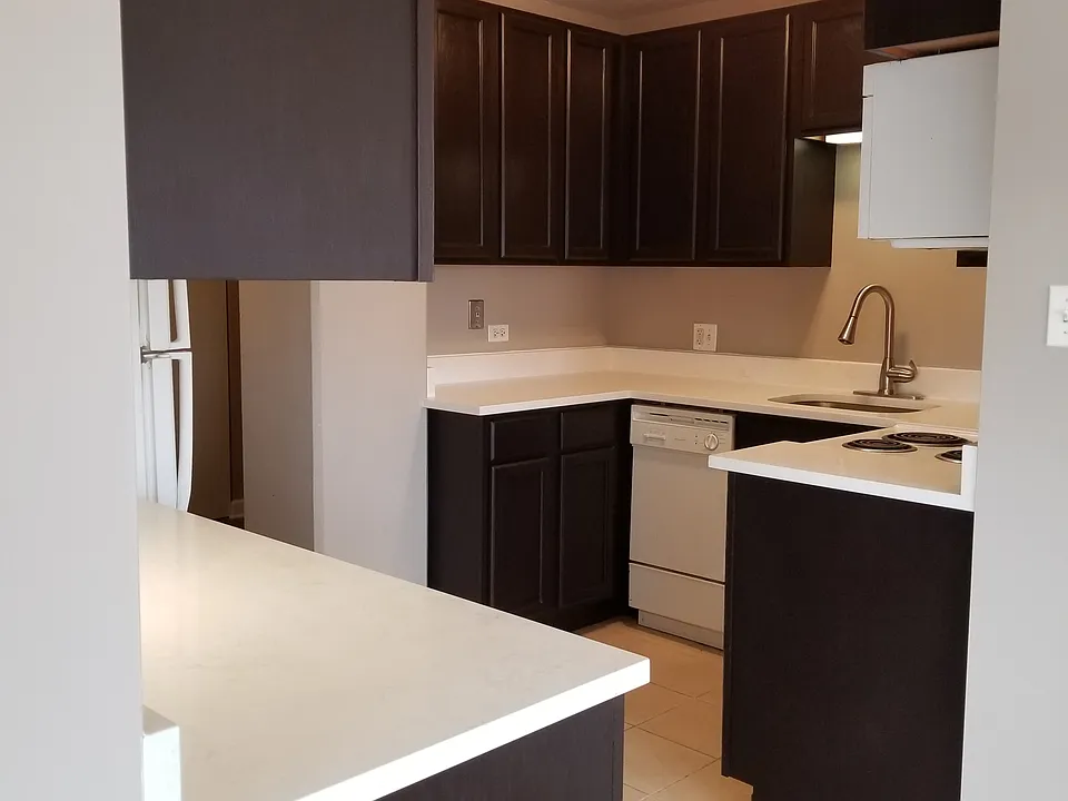 345 E Eastgate Pl #403