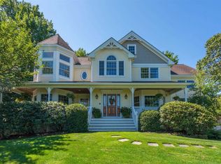 33 Caroline Ave, Setauket, NY 11733