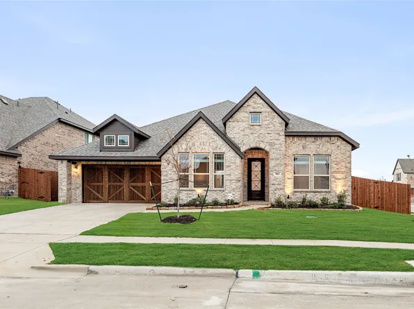 905 Denham Dr, Red Oak, TX 75154