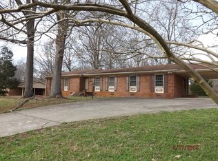 412 W 10th St, Siler City, NC 27344