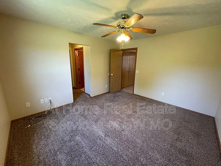 4305 W La Siesta St — Photo 6