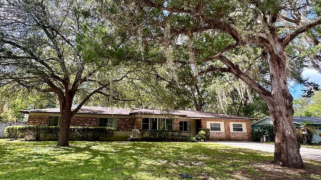 3735 SW 2nd Pl - Property Image