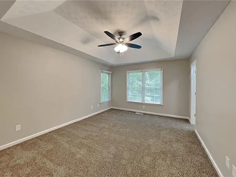 170 Sterling Dr — Photo 8