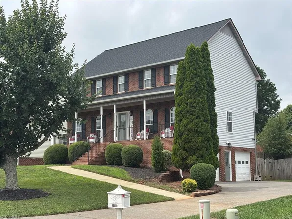1005 Lisa Run Dr, Kernersville, NC 27284