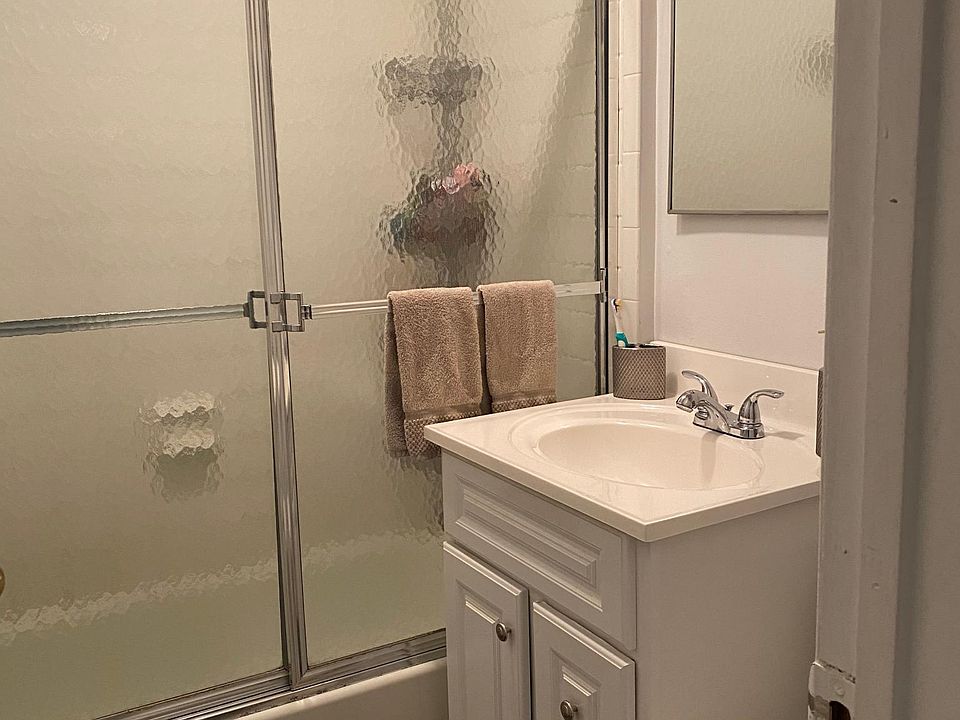 62 Overton St FLOOR 2, Deer Park, NY 11729 Zillow