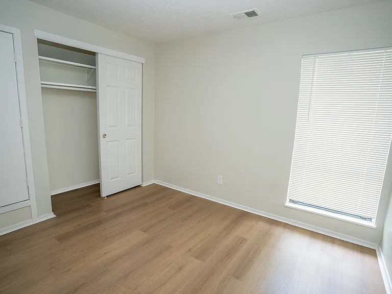 2 Bed 1.5 Bath Garden (2)
