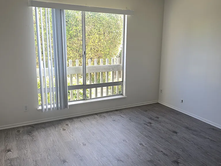 57 N Ann St #301 — Photo 2